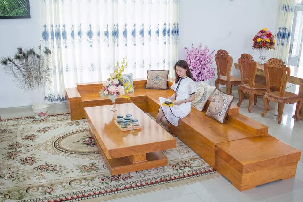 Ghế sofa gỗ cho phòng khách tiện dụng đa dụng
