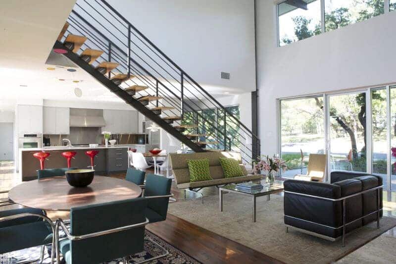 Xu hướng thiết kế nội thất phòng khách đẹp có cầu thang